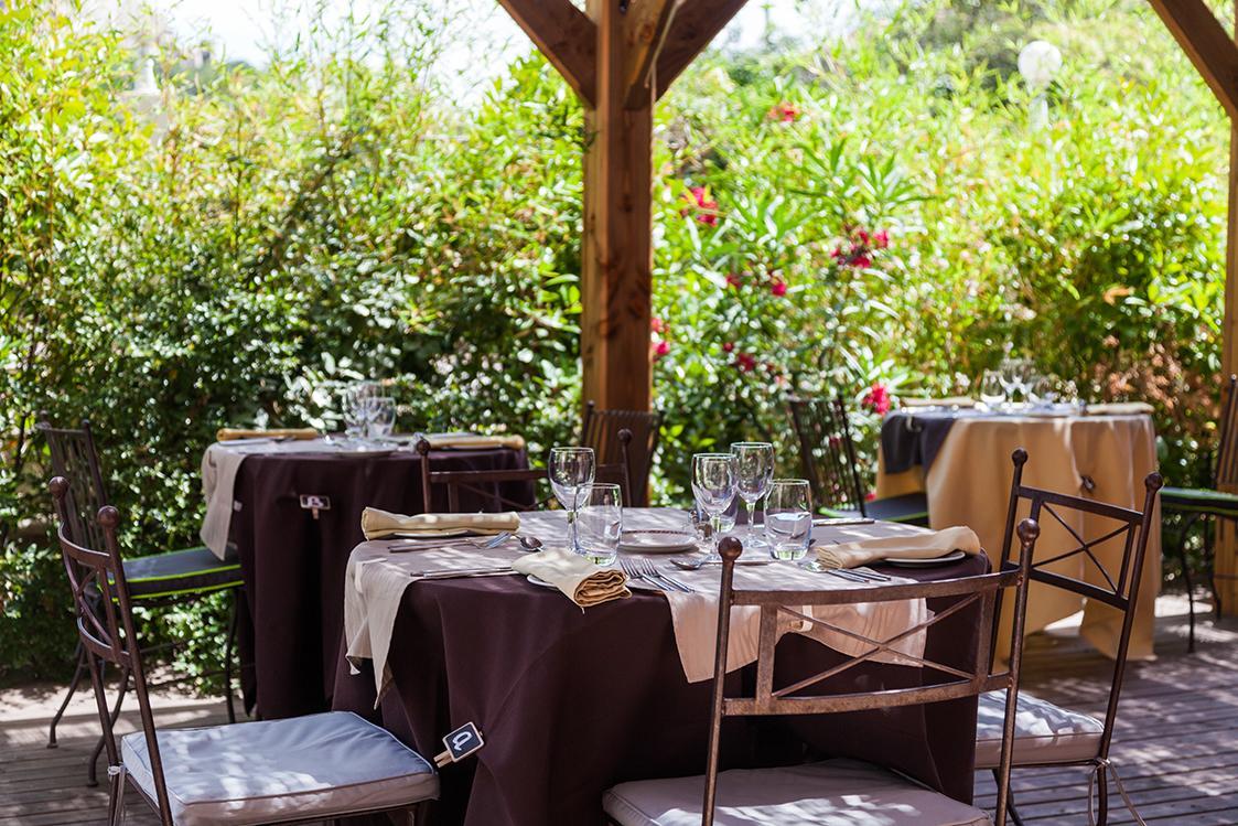 Logis Le Relais Sarrasin Hotel Vezenobres Exterior photo